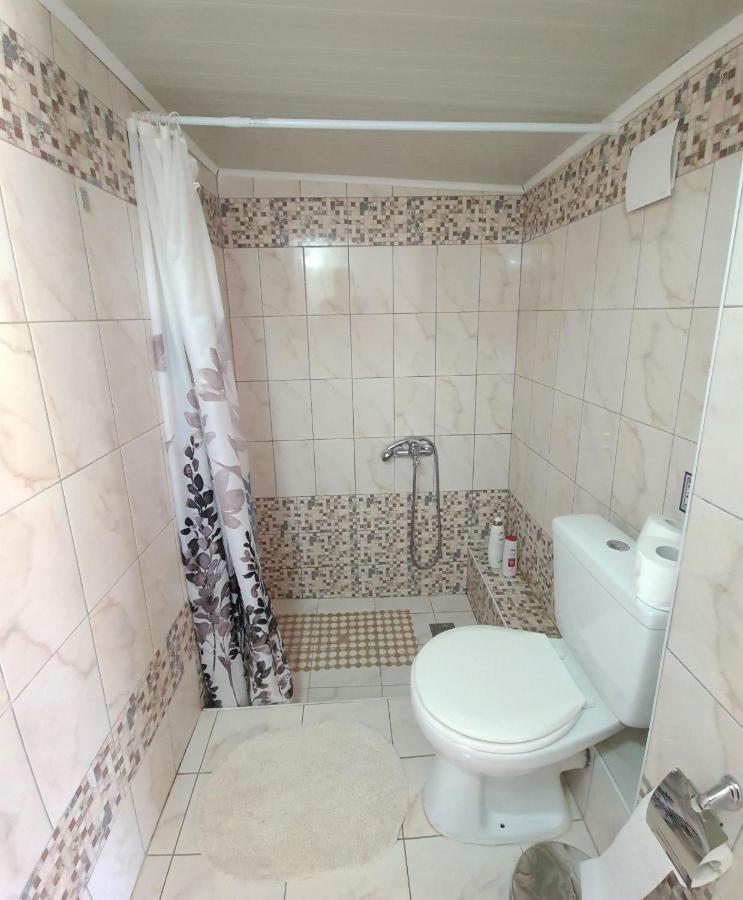 G-George Apartments By The Sea And Airport Liadha Bagian luar foto