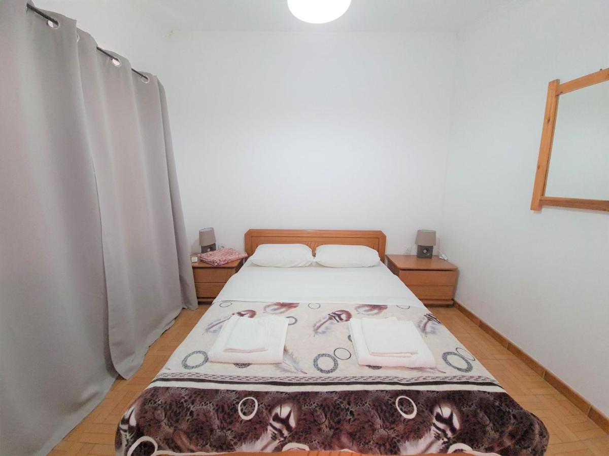 G-George Apartments By The Sea And Airport Liadha Bagian luar foto