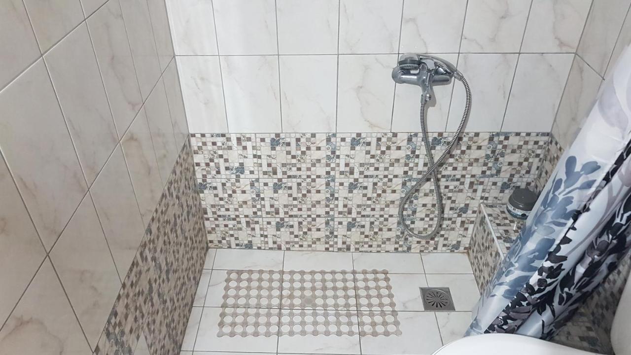 G-George Apartments By The Sea And Airport Liadha Bagian luar foto