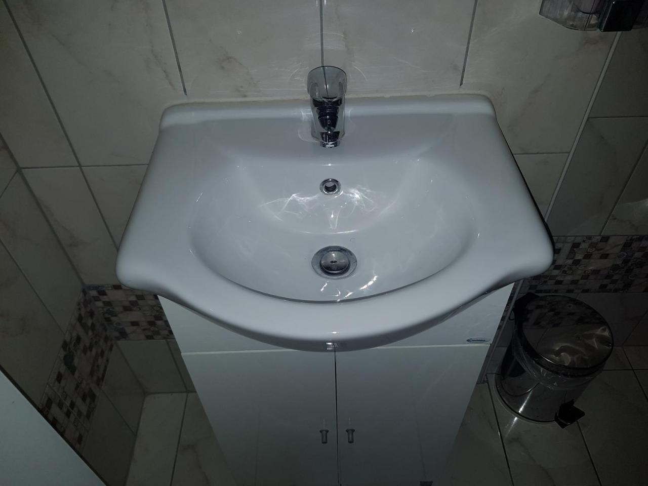 G-George Apartments By The Sea And Airport Liadha Bagian luar foto