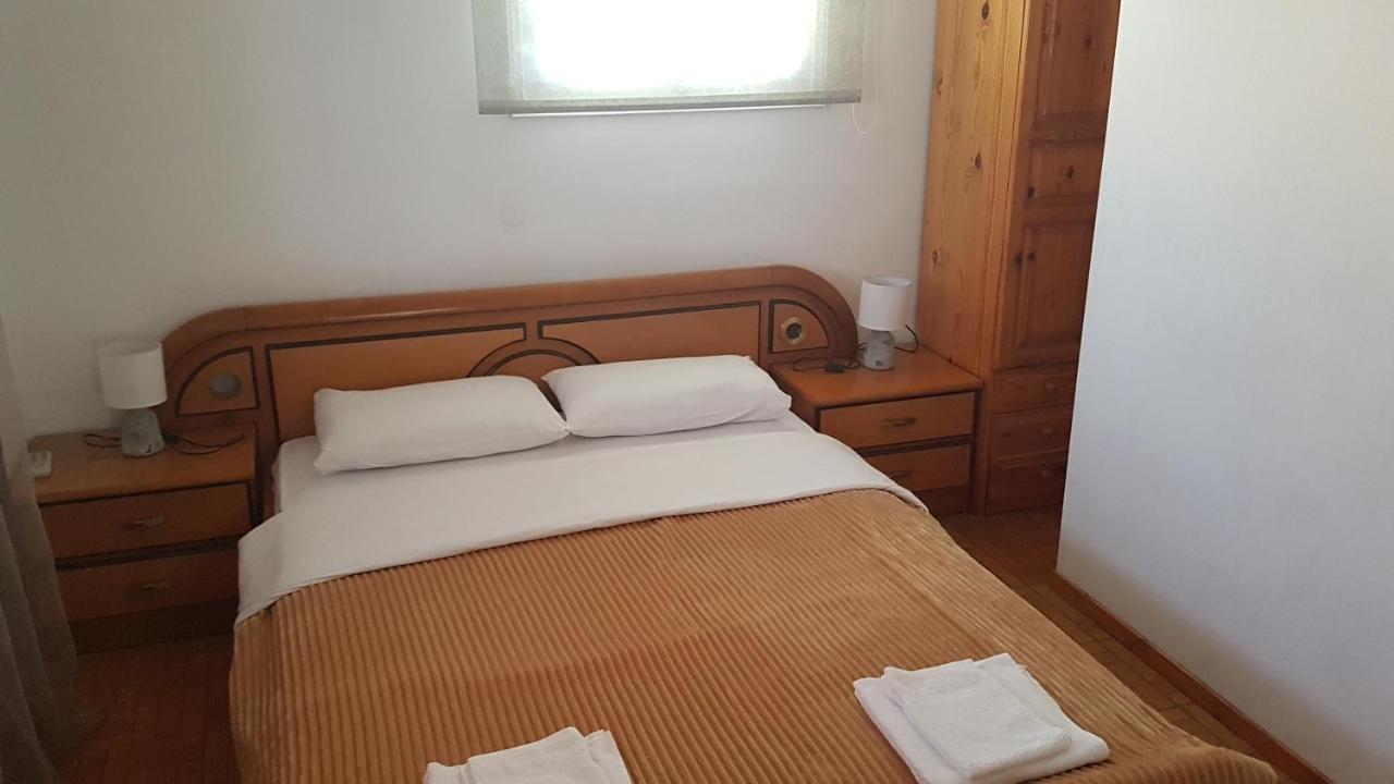 G-George Apartments By The Sea And Airport Liadha Bagian luar foto